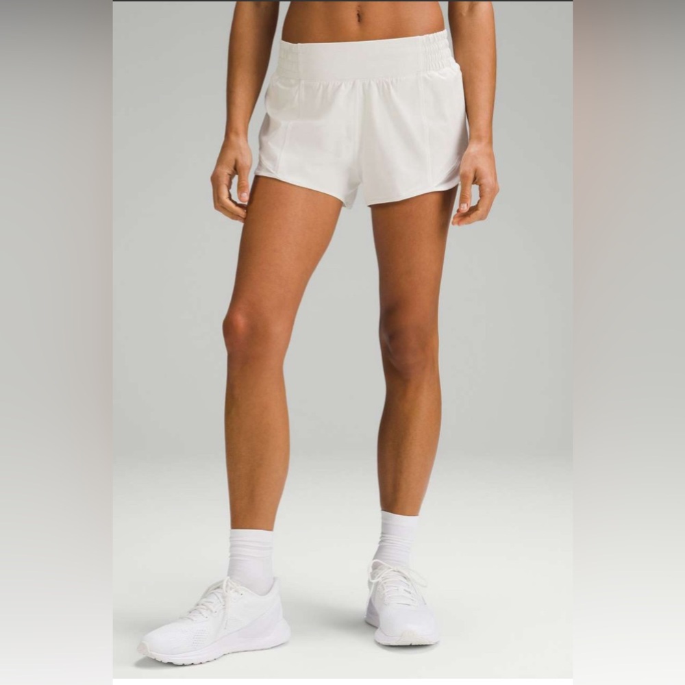 Lululemon Hotty Hot High-Rise Lined Short 2.5" in the color Bone